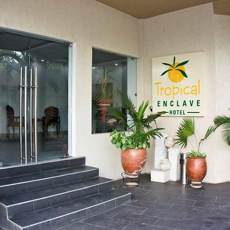Tropical Enclave Hotel Άκρα Εξωτερικό φωτογραφία