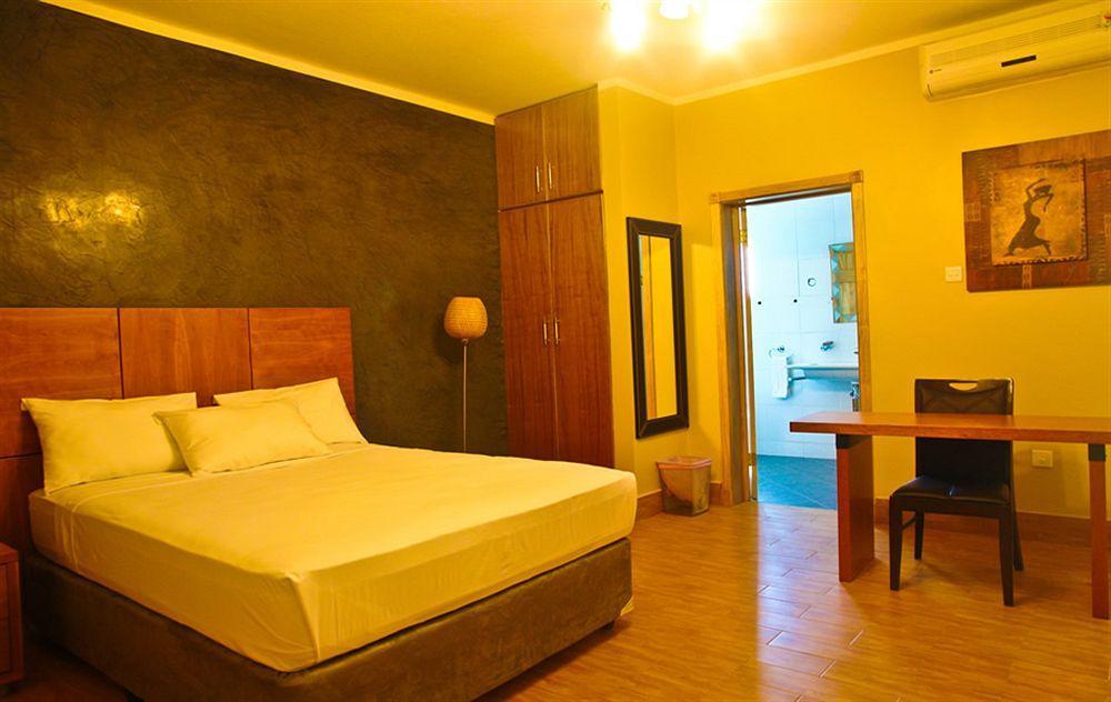 Tropical Enclave Hotel Άκρα Εξωτερικό φωτογραφία