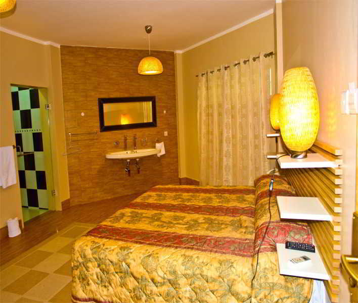 Tropical Enclave Hotel Άκρα Εξωτερικό φωτογραφία