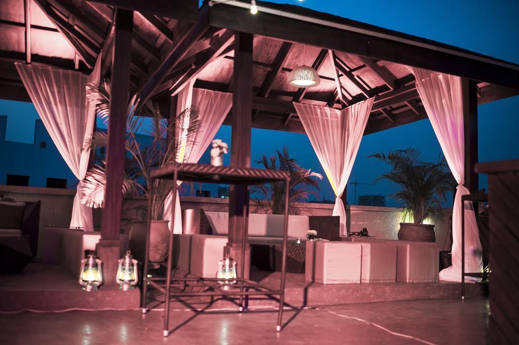 Tropical Enclave Hotel Άκρα Εξωτερικό φωτογραφία